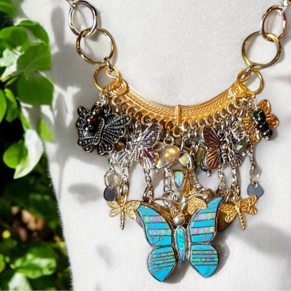 Vintage Turquoise, mother of pearl and abalone Butterfly charm necklace - Picture 9 of 17